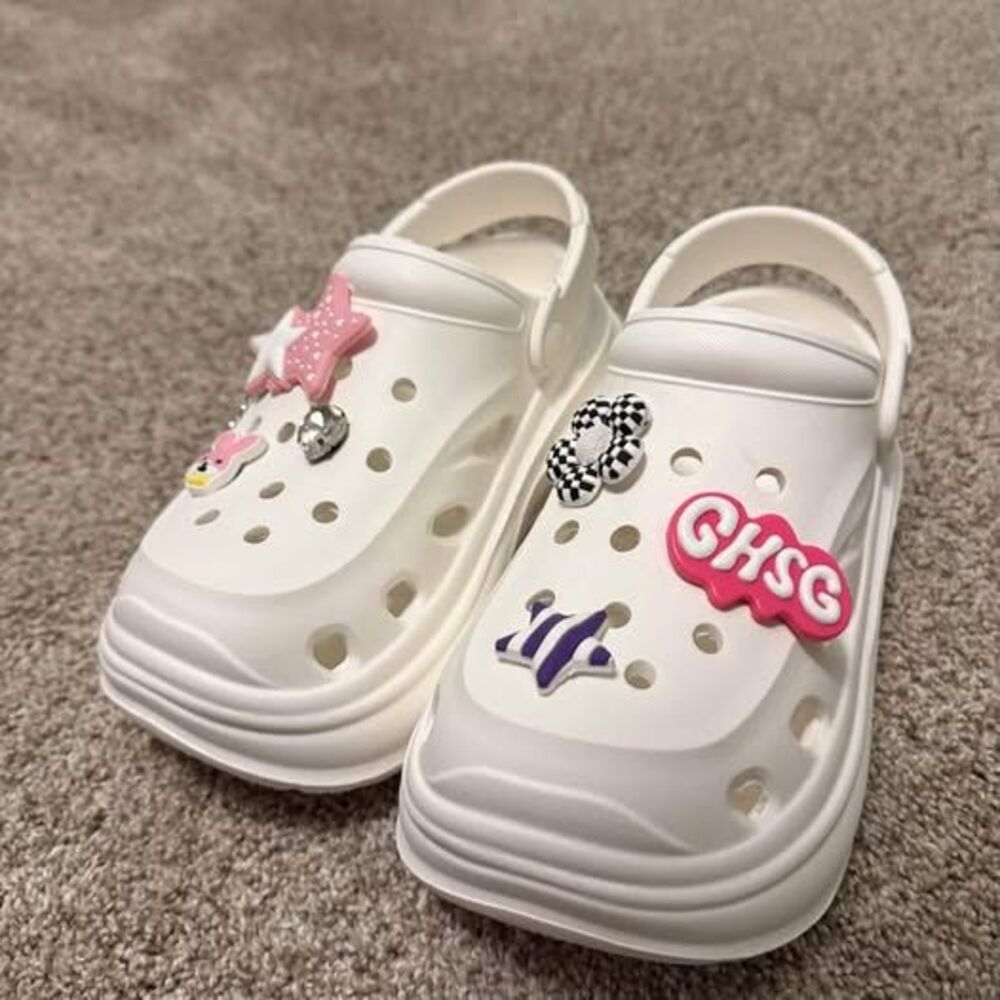 Brand New IJOY Platform Clogs with Charms – Size 5.5–6 (EU 35-36, 230mm)